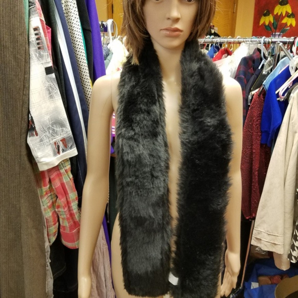 Accessories - Faux fur black scarf Accessories - Faux fur black scarf